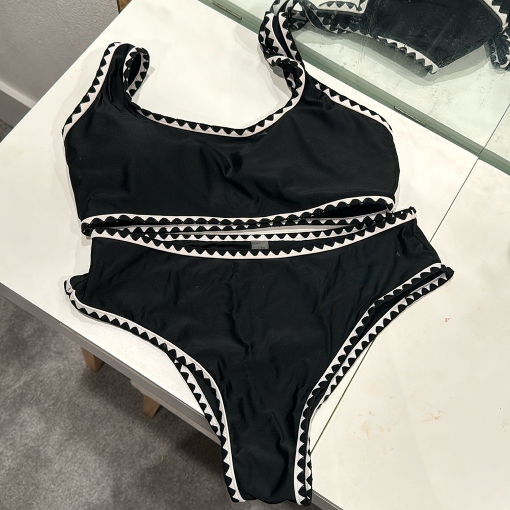 Shein Black and White Bikini M